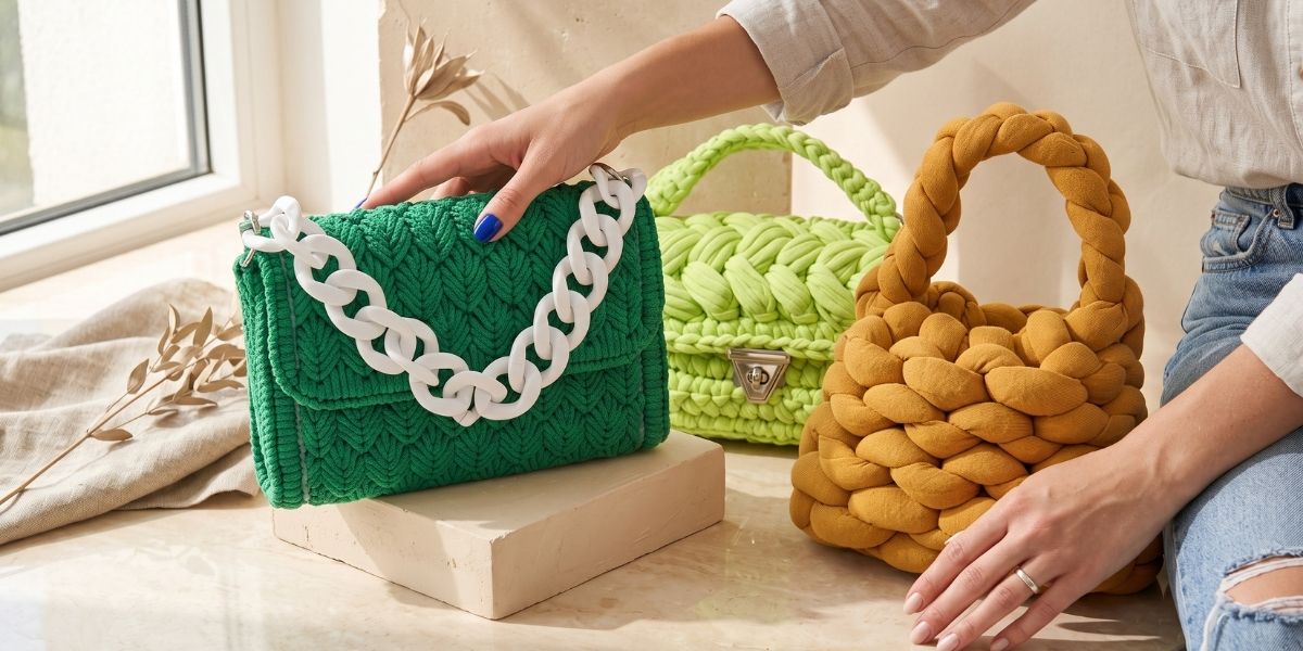 Handmade kabelky a návody nielen na háčkované modely