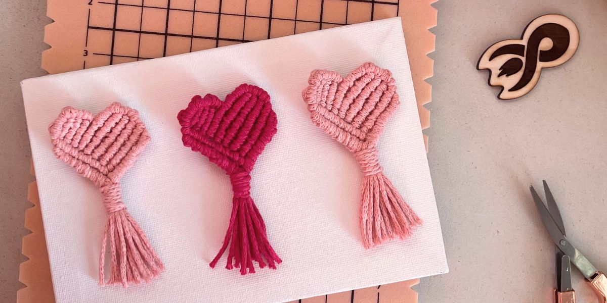 Brošňa macrame technikou