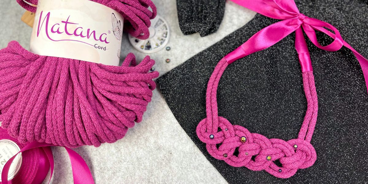 Macrame náhrdelník na ples