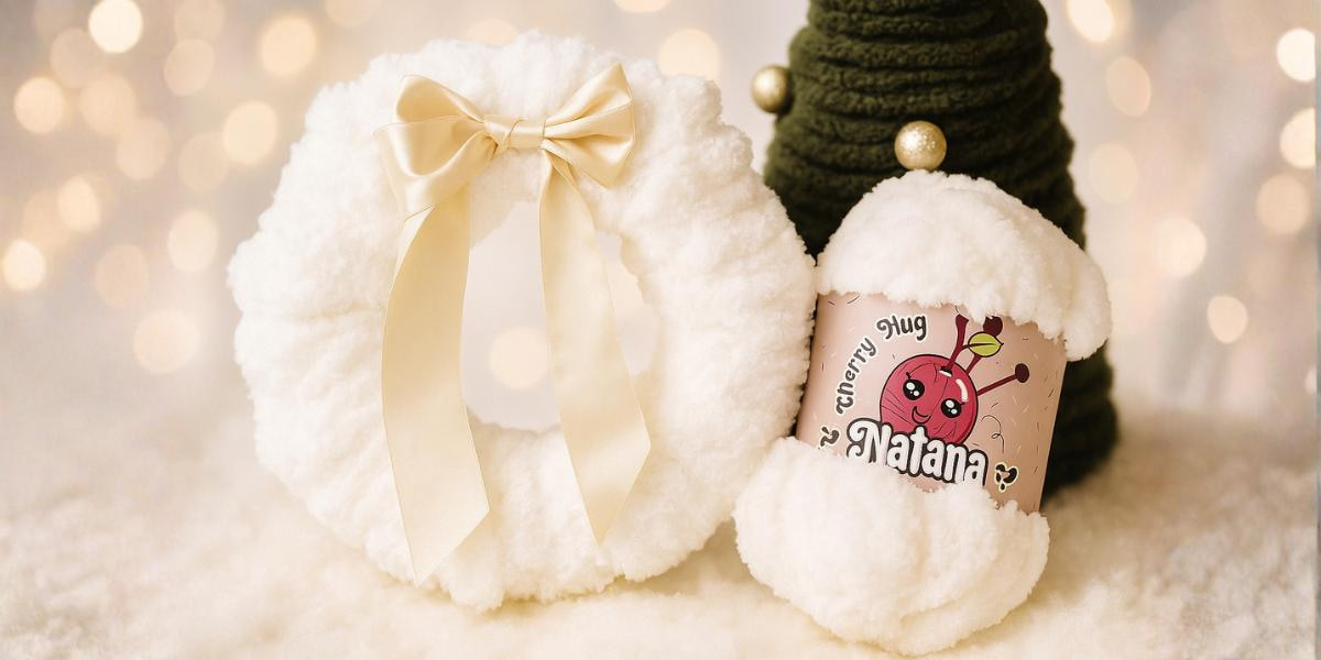 Vianočný veniec omotaný chunky vlnou Natana Cherry Dream