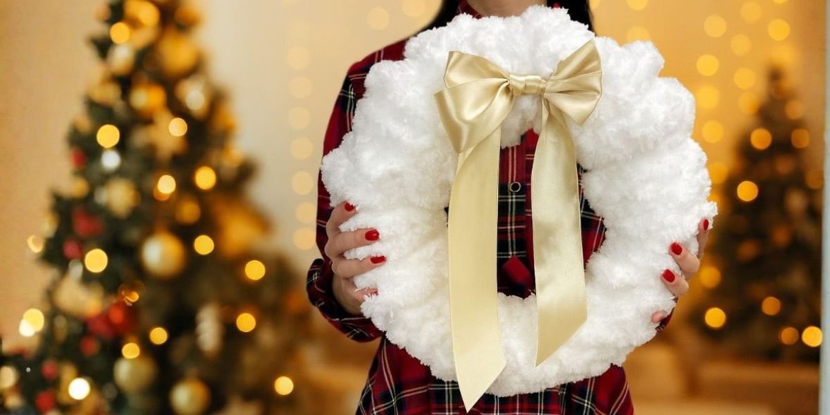 Vianočný veniec z chunky vlny Natana Cherry Dream