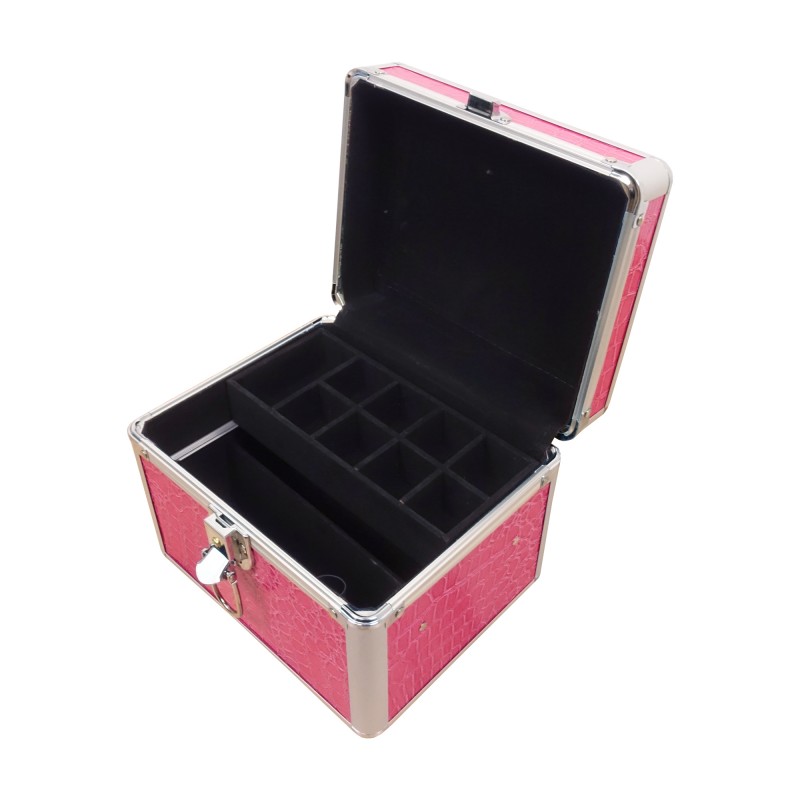 Kufrík po otvorení