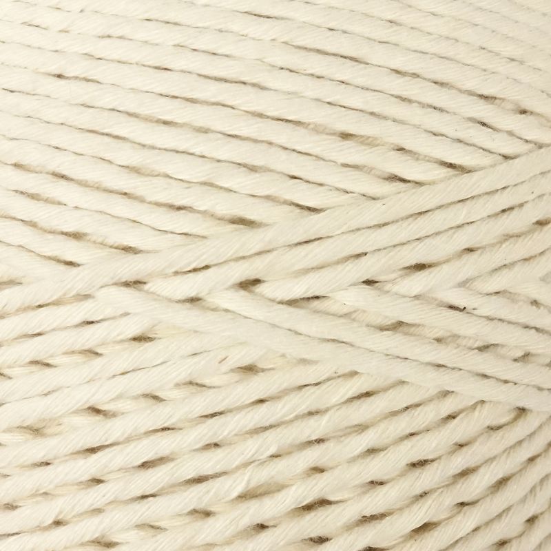 Macrame String 31 krémová  2 mm 300 m